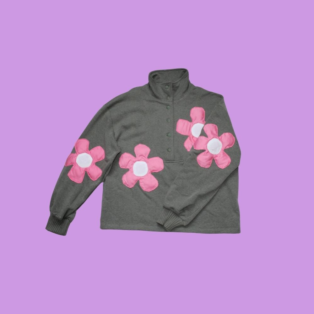 Pull customisé à fleurs