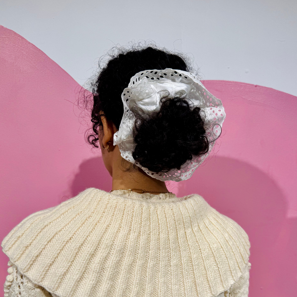 Scrunchy en soie à dentelles vintage