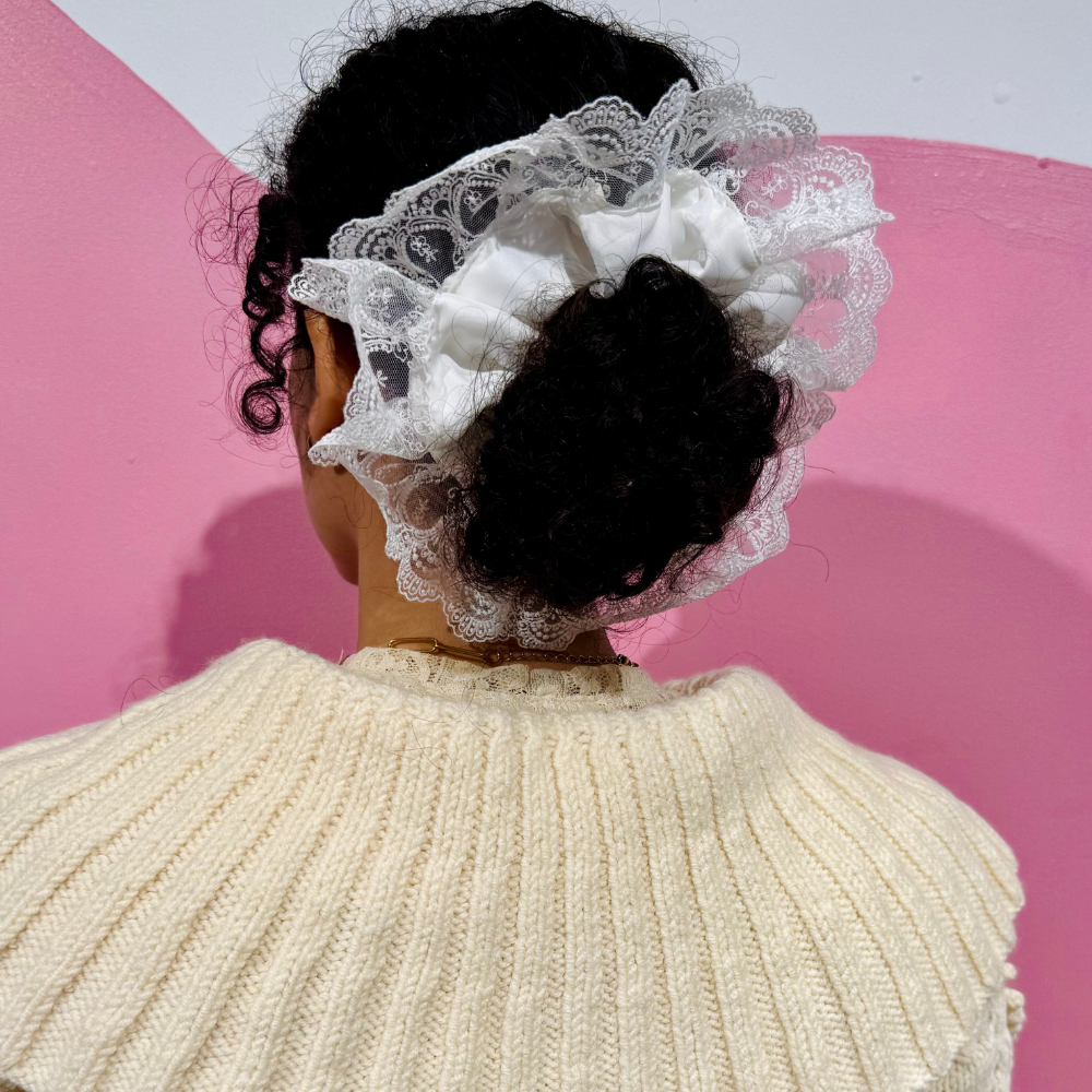 Scrunchy en soie à dentelles vintage