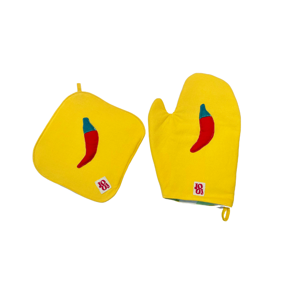 Ensemble manique + gant piments sur fond jaune !