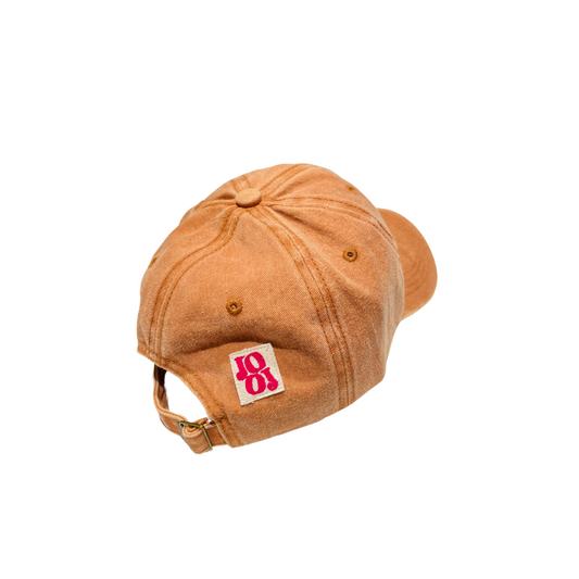 Casquette camel à motif croissant !