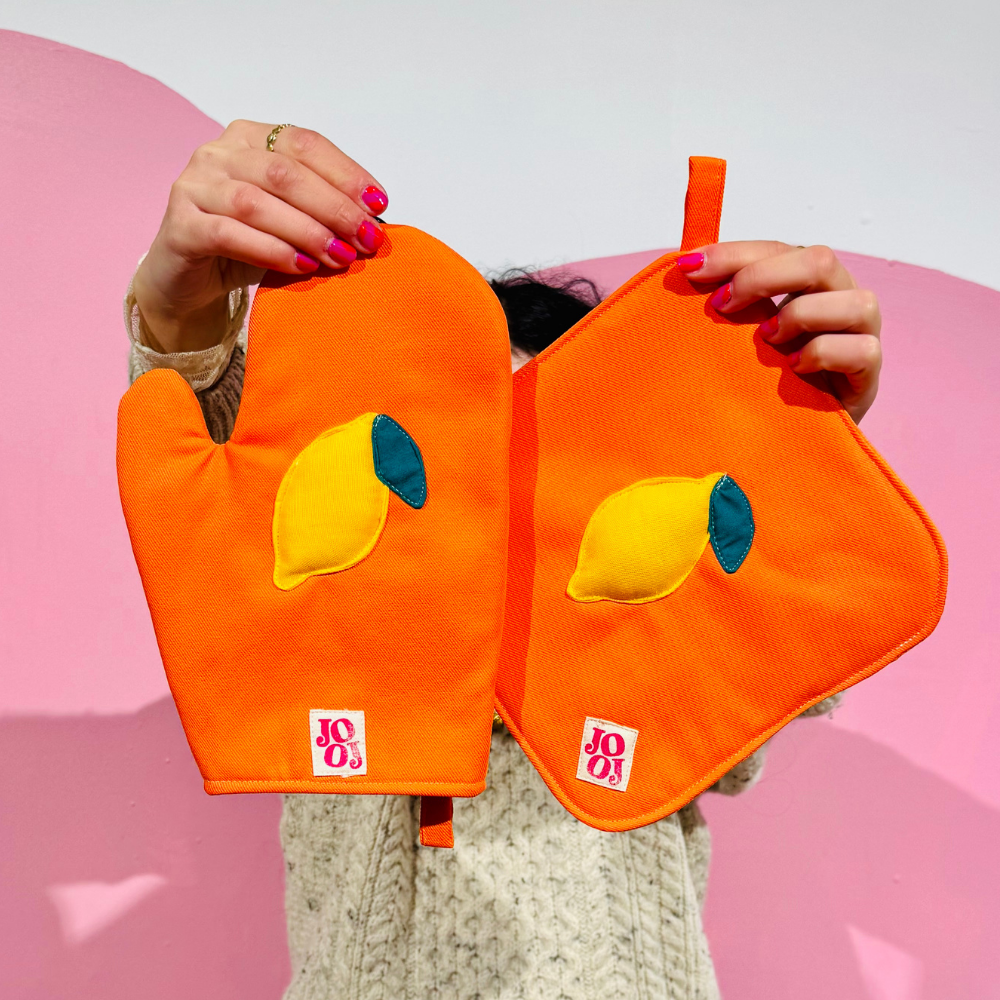 Ensemble manique + gant citron sur fond orange
