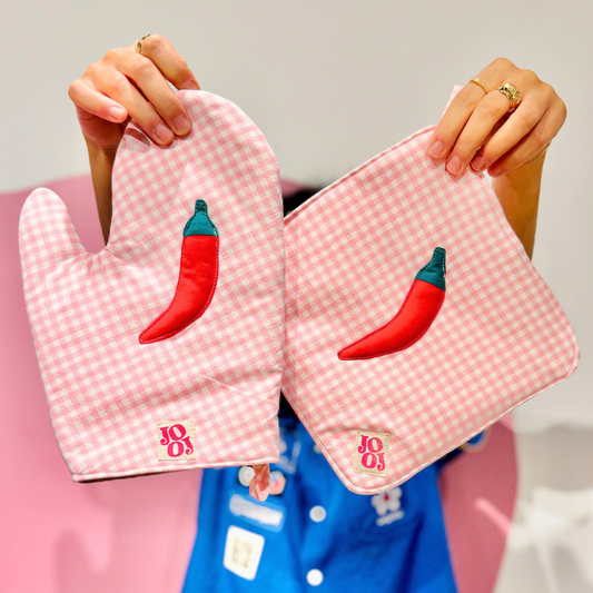 Ensemble manique + gant piment sur fond rose vichy