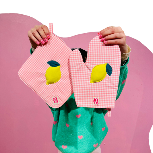 Ensemble manique + gant citron sur fond vichy rose