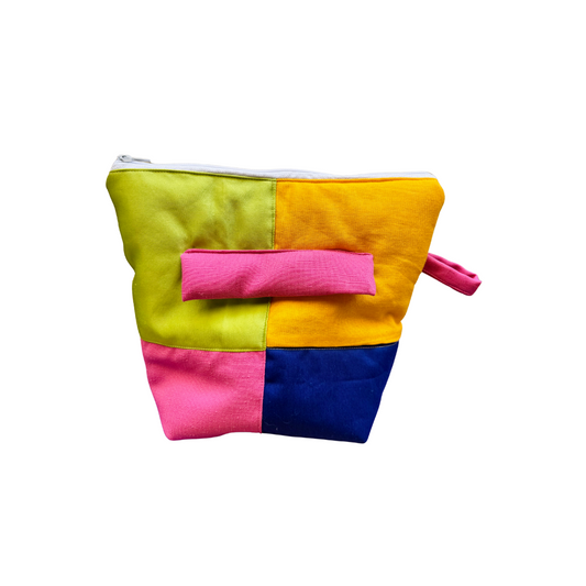 Troussass de toilettes vert, jaune, rose et bleu