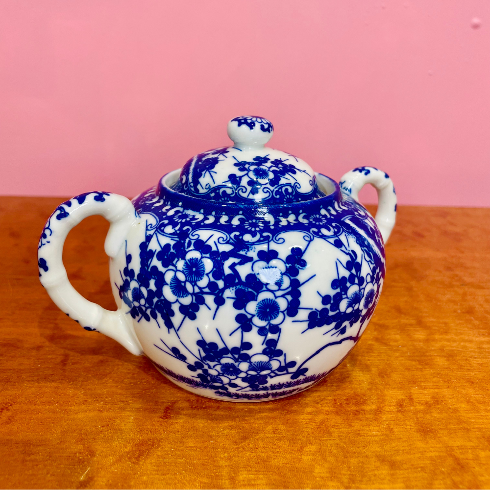 Pot à sucre en porcelaine du Japon
