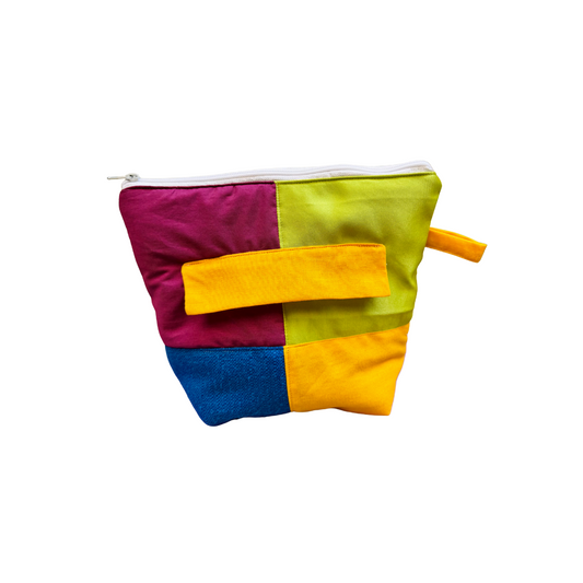 Troussass de toilettes mauve, vert, bleu et jaune