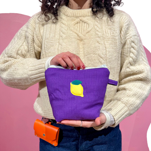 Pochass violette à motif citron