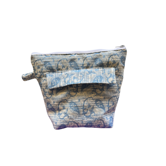 Troussass de toilette bleu baroque avec citrons