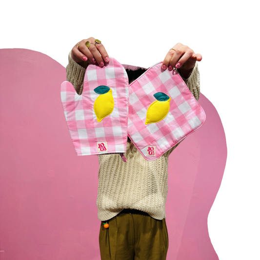 Ensemble manique + gant citron sur fond rose vichy