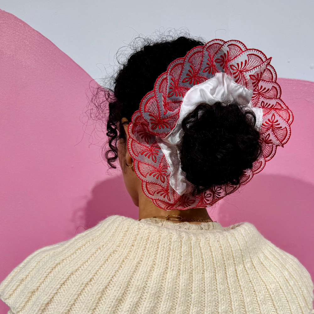 Scrunchy en soie à dentelles vintage rouge