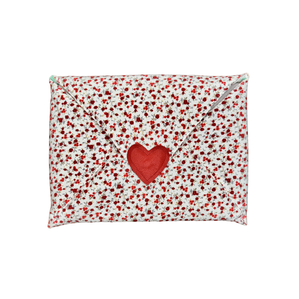 Pochette d'ordi à fleurs rouges 💌