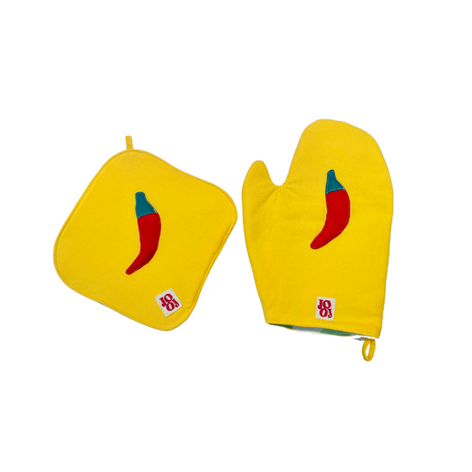 Ensemble manique + gant piments sur fond jaune !