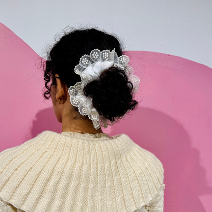 Scrunchy en soie à dentelles vintage