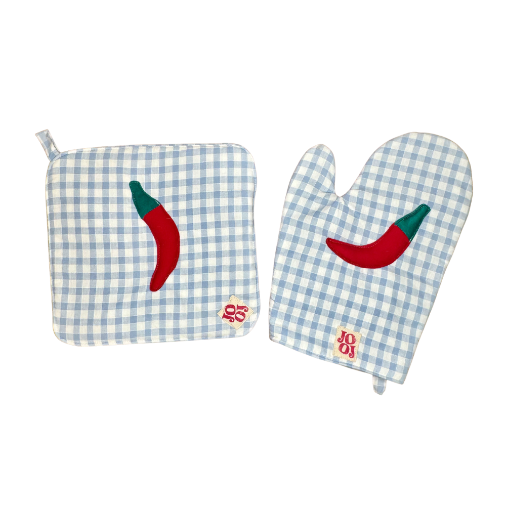 Ensemble manique + gant piment sur fond vichy bleu clair