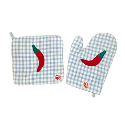 Ensemble manique + gant piment sur fond vichy bleu clair