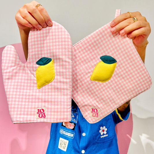 Ensemble manique + gant citron sur fond rose vichy