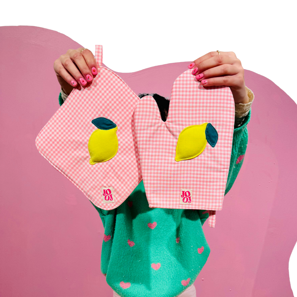 Ensemble manique + gant citron sur fond vichy rose