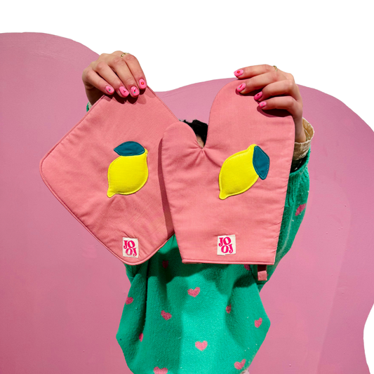 Ensemble manique + gant citron sur fond rose