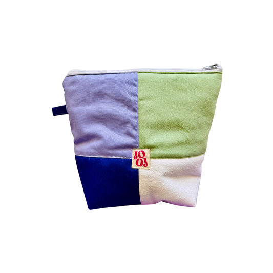 Troussass de toilettes lila, vert, bleu et écru