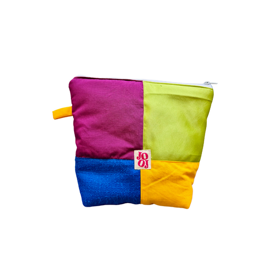 Troussass de toilettes mauve, vert, bleu et jaune