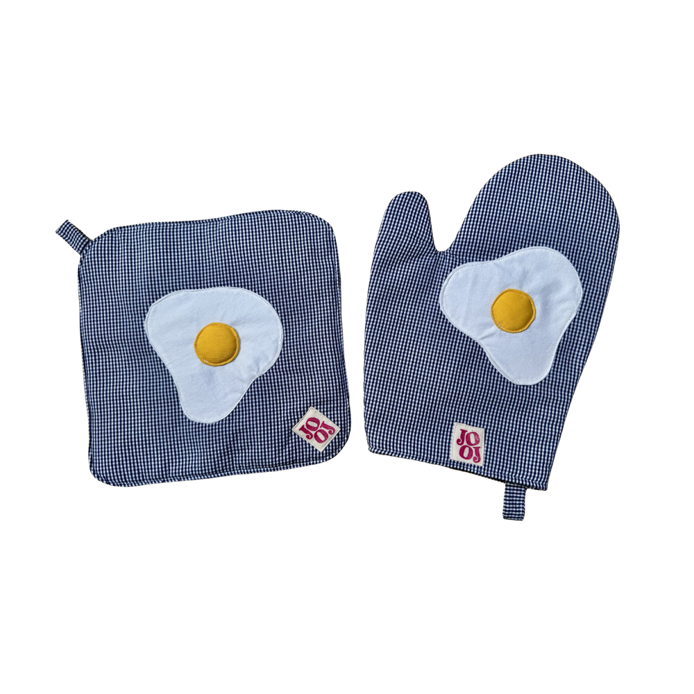 Ensemble manique + gant œuf au plat sur fond vichy bleu marine