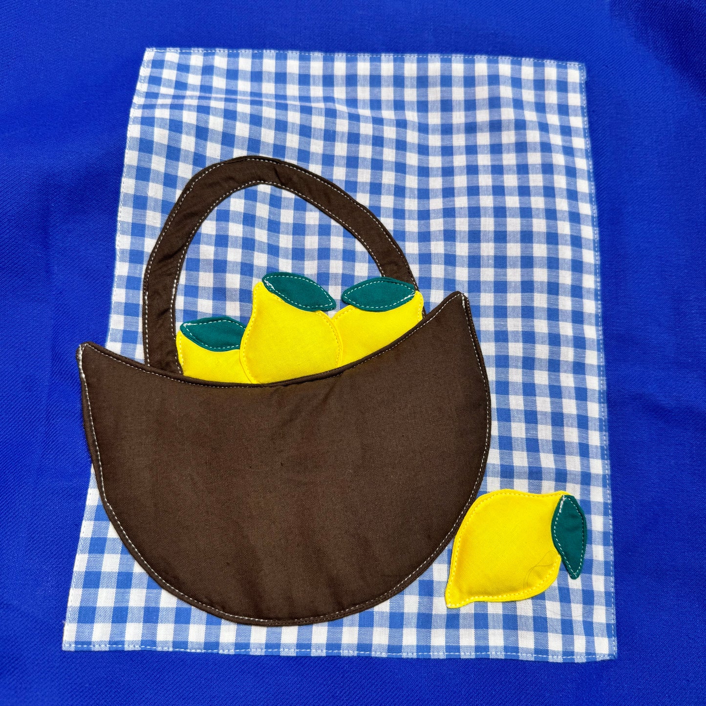 Veste bleu roi à motif vichy bleu et panier de citrons 3D