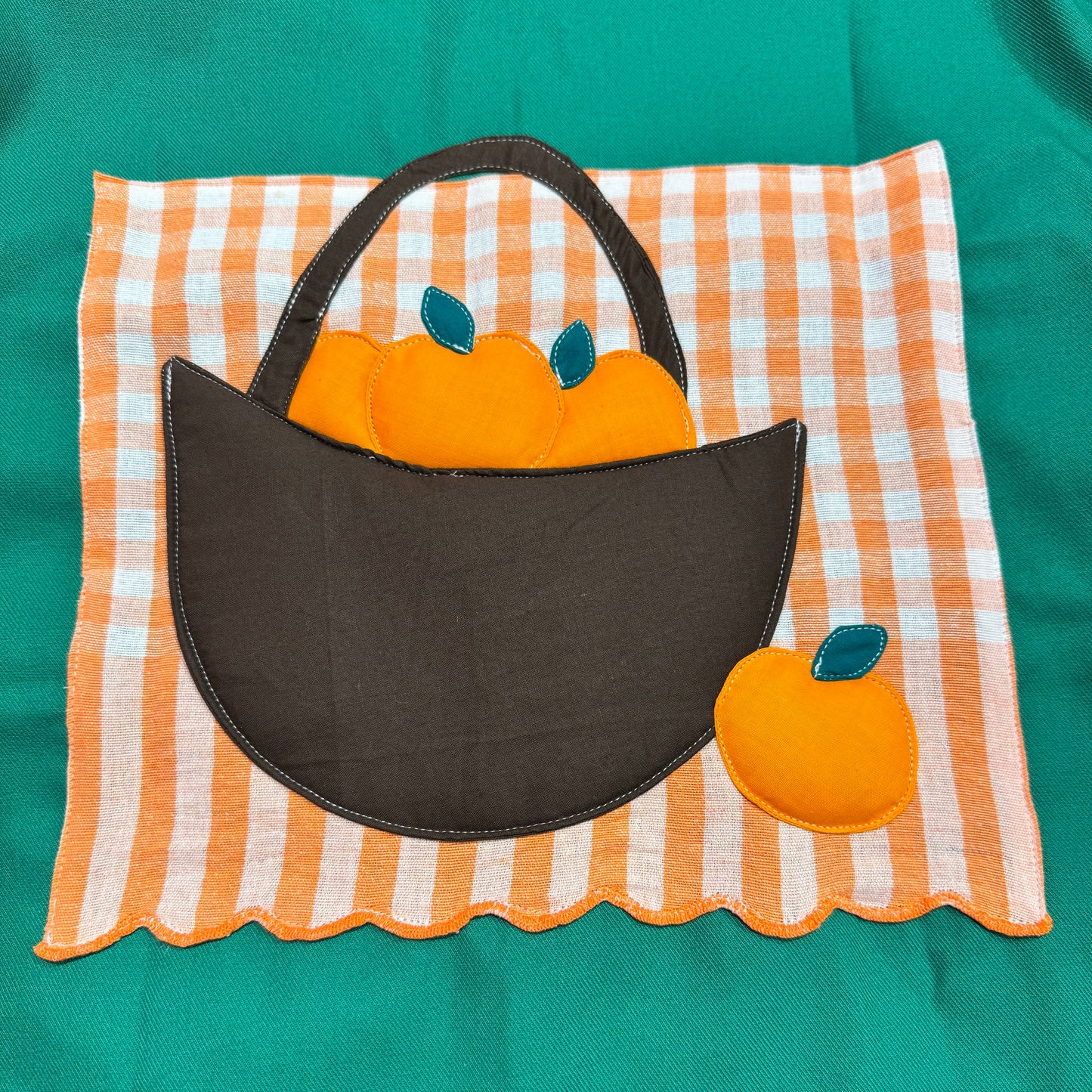 Veste verte à motif vichy orange et panier d’oranges 3D
