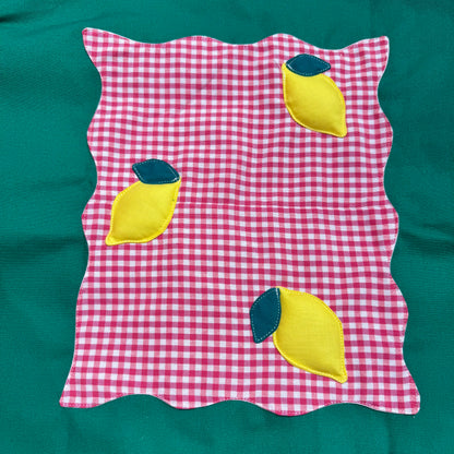 Veste verte à motif vichy rouge et citrons 3D