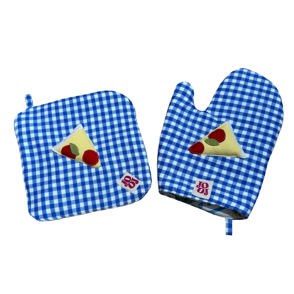 Ensemble manique + gant pizza sur fond vichy bleu (Copie)
