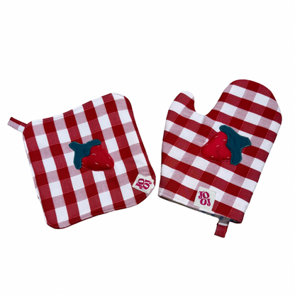Ensemble manique + gant fraise sur fond vichy rouge